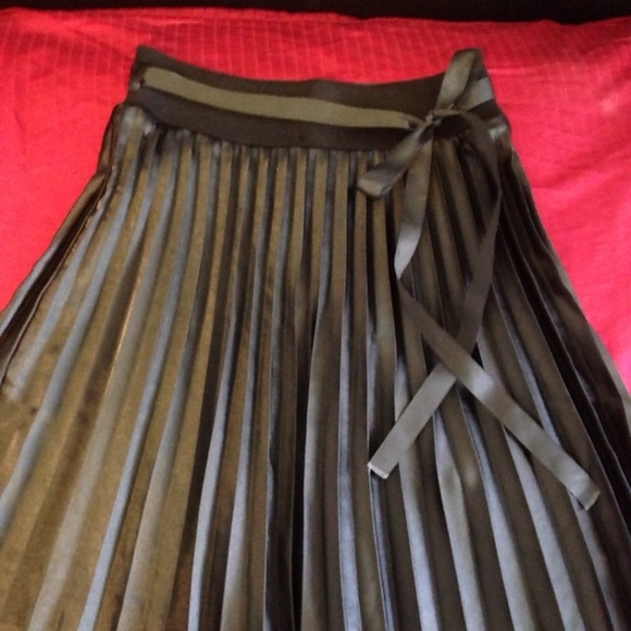 Black Satin Pleated Skirt - Picture 2 of 2